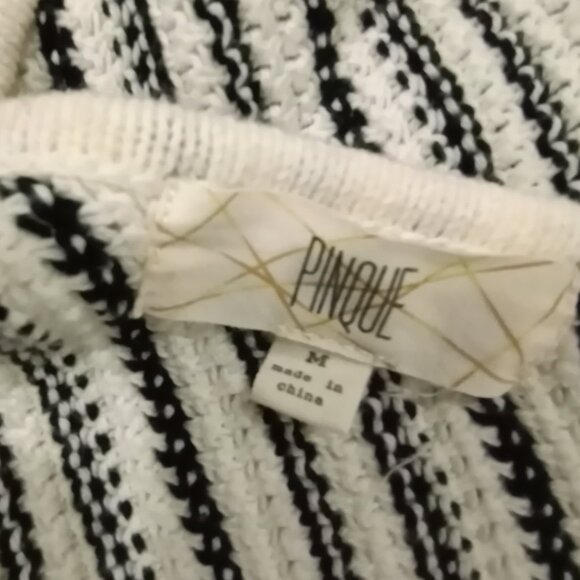 PINQUE BLACK & WHITE STRIPPED SLEEVELESS TOP V NECK SZ M - Picture 3 of 6